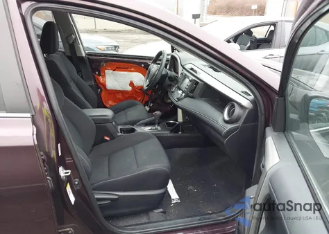 2017 Toyota Rav4 Xle z USA, uszkodzony, nr VIN 2T3RFREV3HW691059